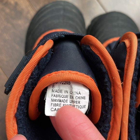 Toddler Size 6 light-up boots - Picture 6 of 6